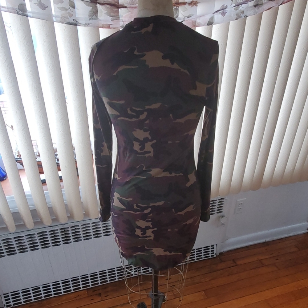 Dress - Picture 2 of 3